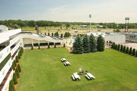 Grand Marquis Hotel Green Space