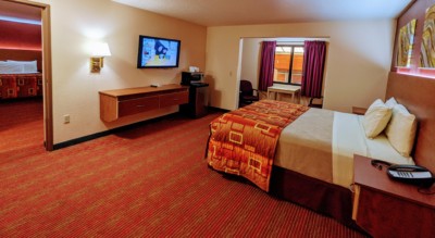Dolphin Family Suite at Grand Marquis Hotel in Wisconsin Dells (Room 1) - with king size bed