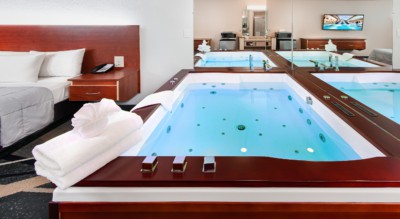 Deluxe Whirlpool Suite - view of the whirlpool